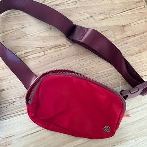 Lululemon Everywhere Belt Bag